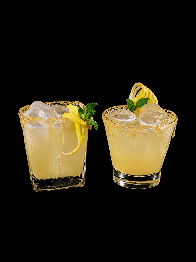 GEISHA´S: coctel a base de Gancia, con licor de limón, almíbar de vainilla y miel